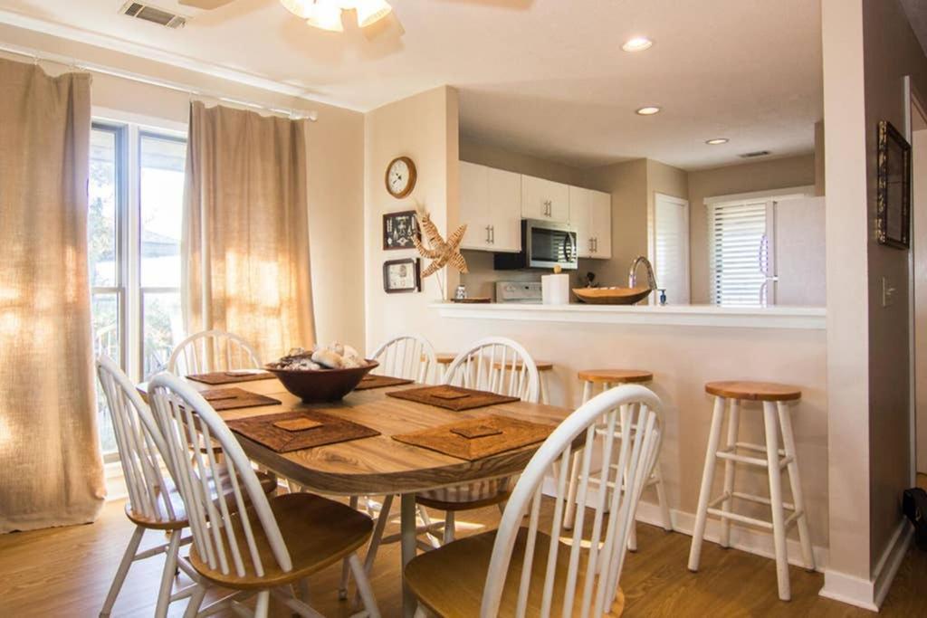 Pelican Point Unobstructed Beach Views Beach Access Out Back Door! Harbor Island 외부 사진