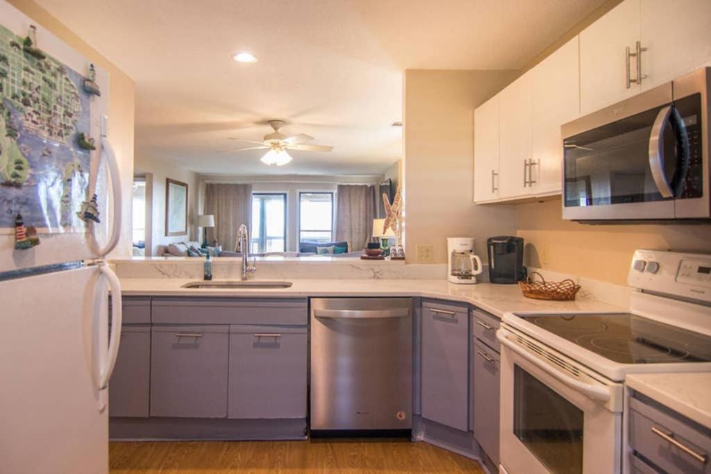Pelican Point Unobstructed Beach Views Beach Access Out Back Door! Harbor Island 외부 사진
