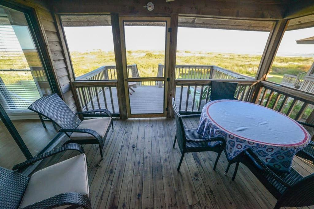 Pelican Point Unobstructed Beach Views Beach Access Out Back Door! Harbor Island 외부 사진