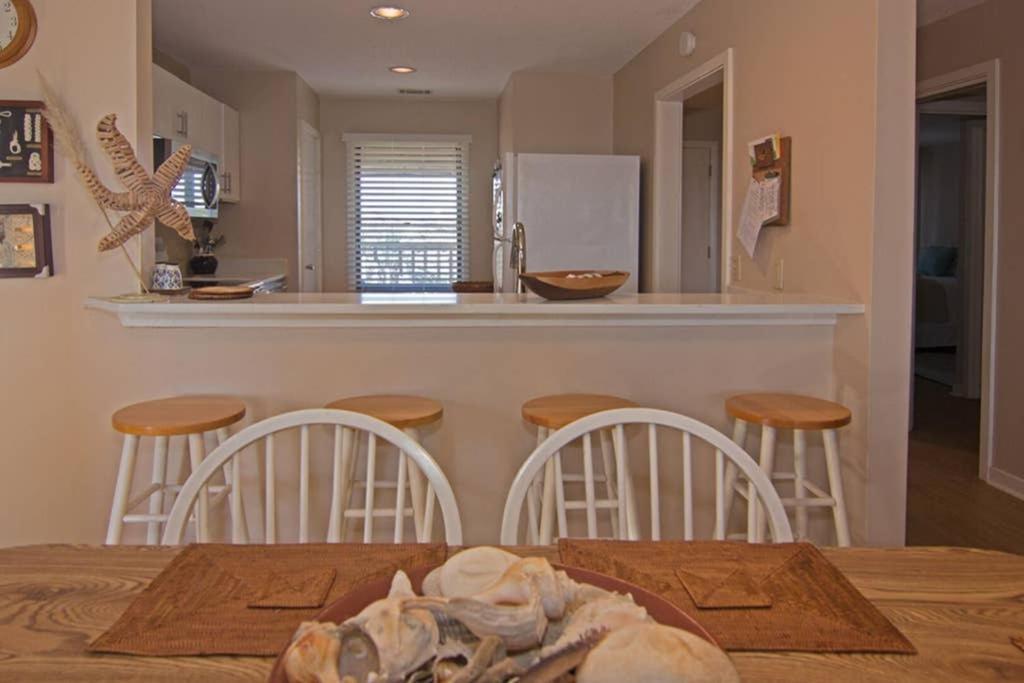 Pelican Point Unobstructed Beach Views Beach Access Out Back Door! Harbor Island 외부 사진